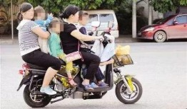 爆料骑车的小伙伴视频,捕捉城市街头动感瞬间