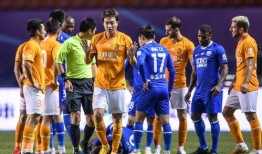 足坛最新爆料新闻直播视频,直播视频揭秘球星转会内幕