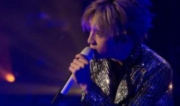 爆料薛之谦线上演唱会视频,歌声传递情感，网络共襄盛举