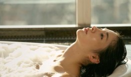 顶楼里的大象在线观看,在线揭秘神秘生物之谜