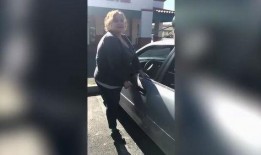 爆料外国美女视频,外国美女私密视频引发热议，真相究竟如何？